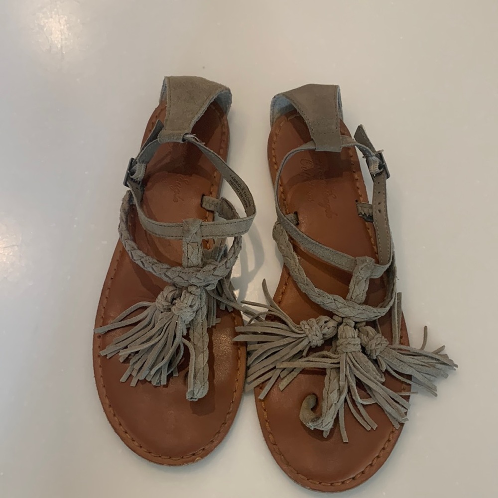 American Eagle sandals